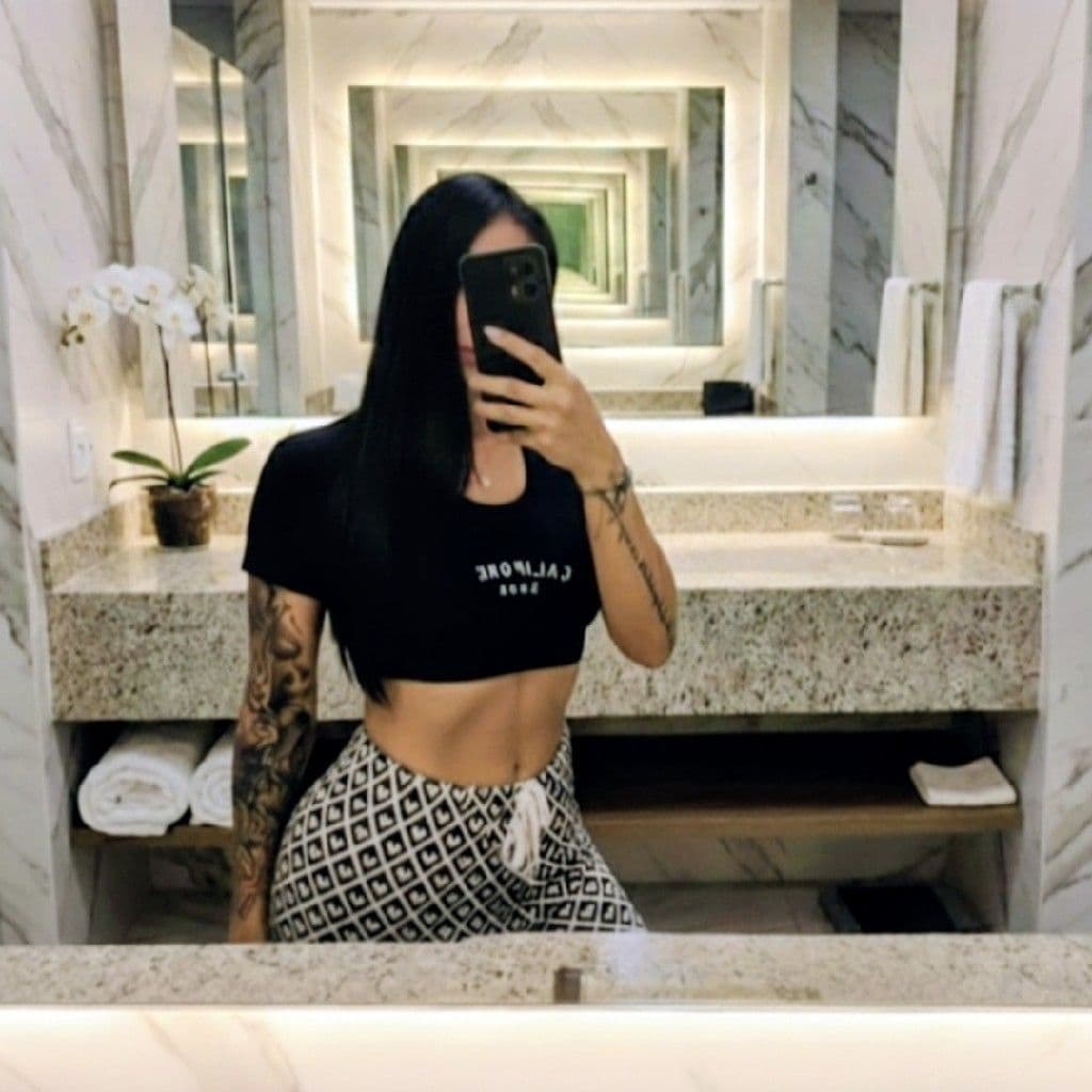 Sara, Massagem, foto 1 de 1