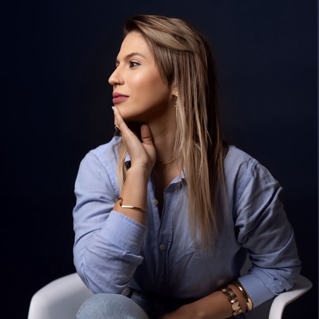 Larissa Destro, Massagem, foto 2 de 2