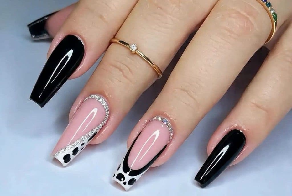 Néya Neill Desaine, Unhas, foto 1 de 3