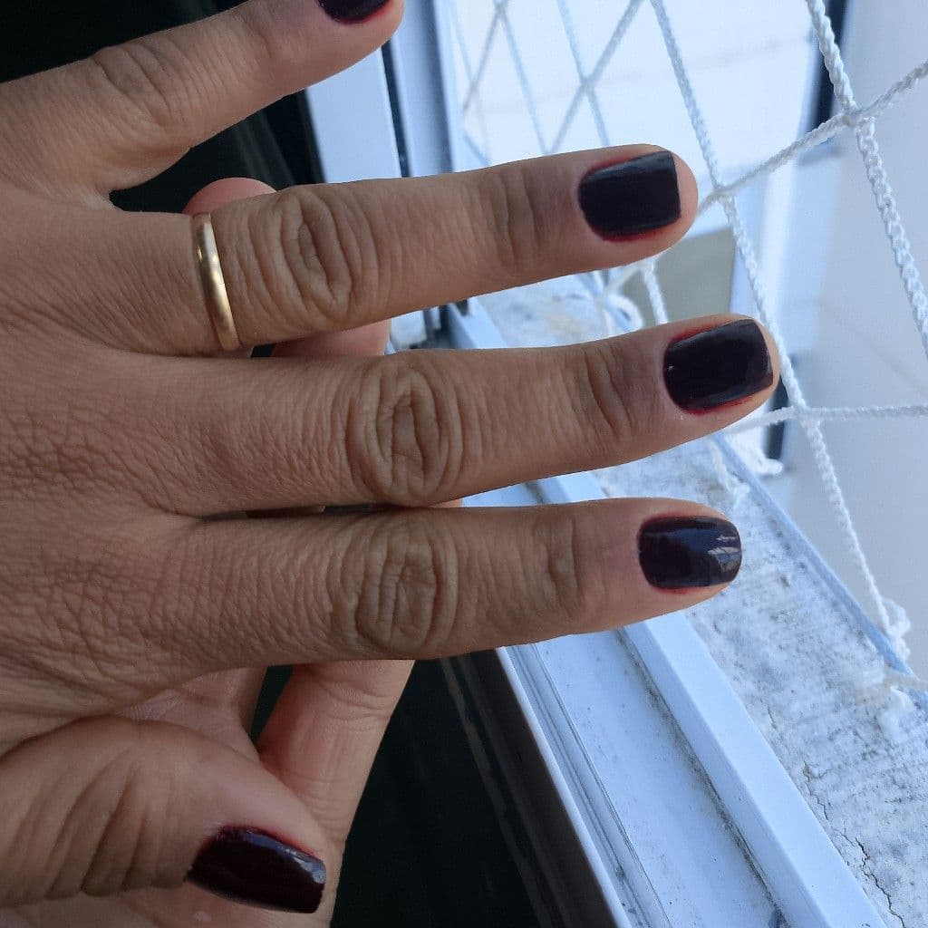Janine, Unhas, foto 1 de 2