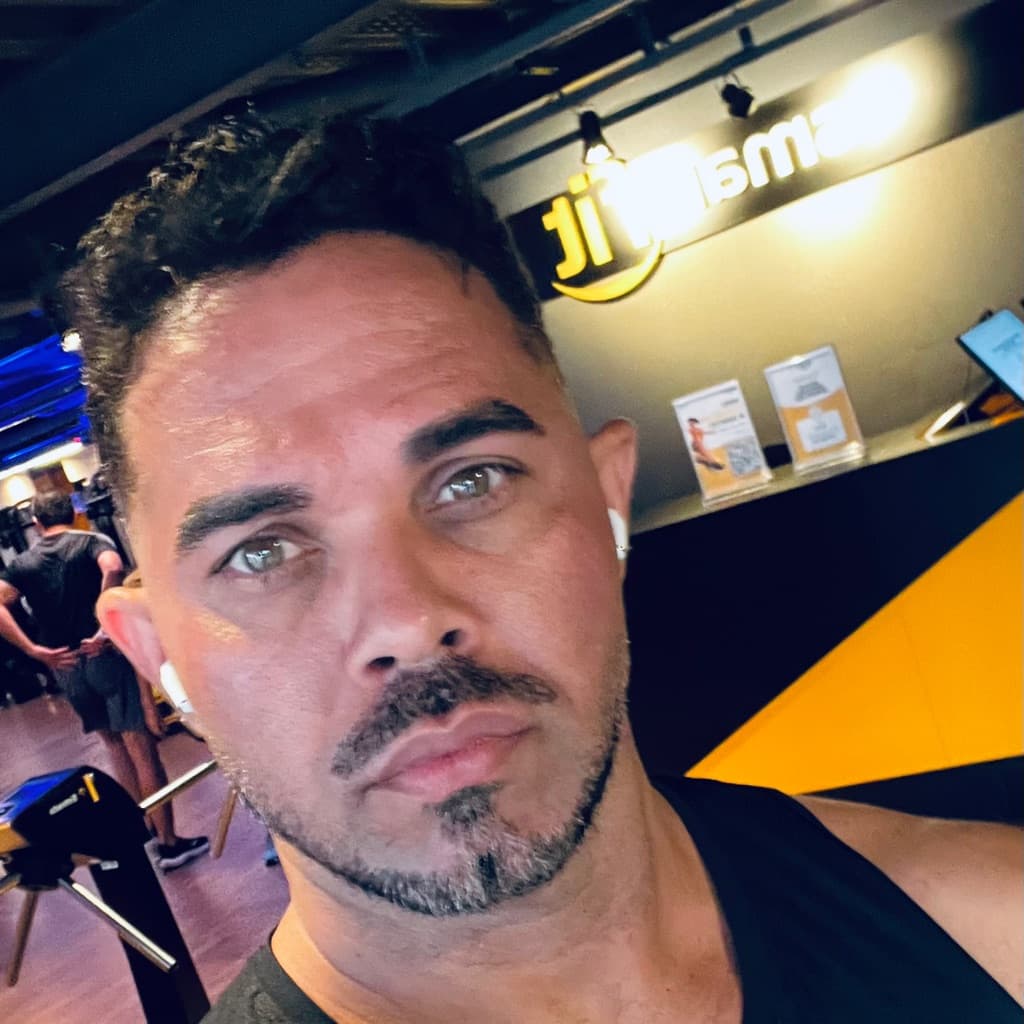 Emerson Assis, Massagem, foto 1 de 1