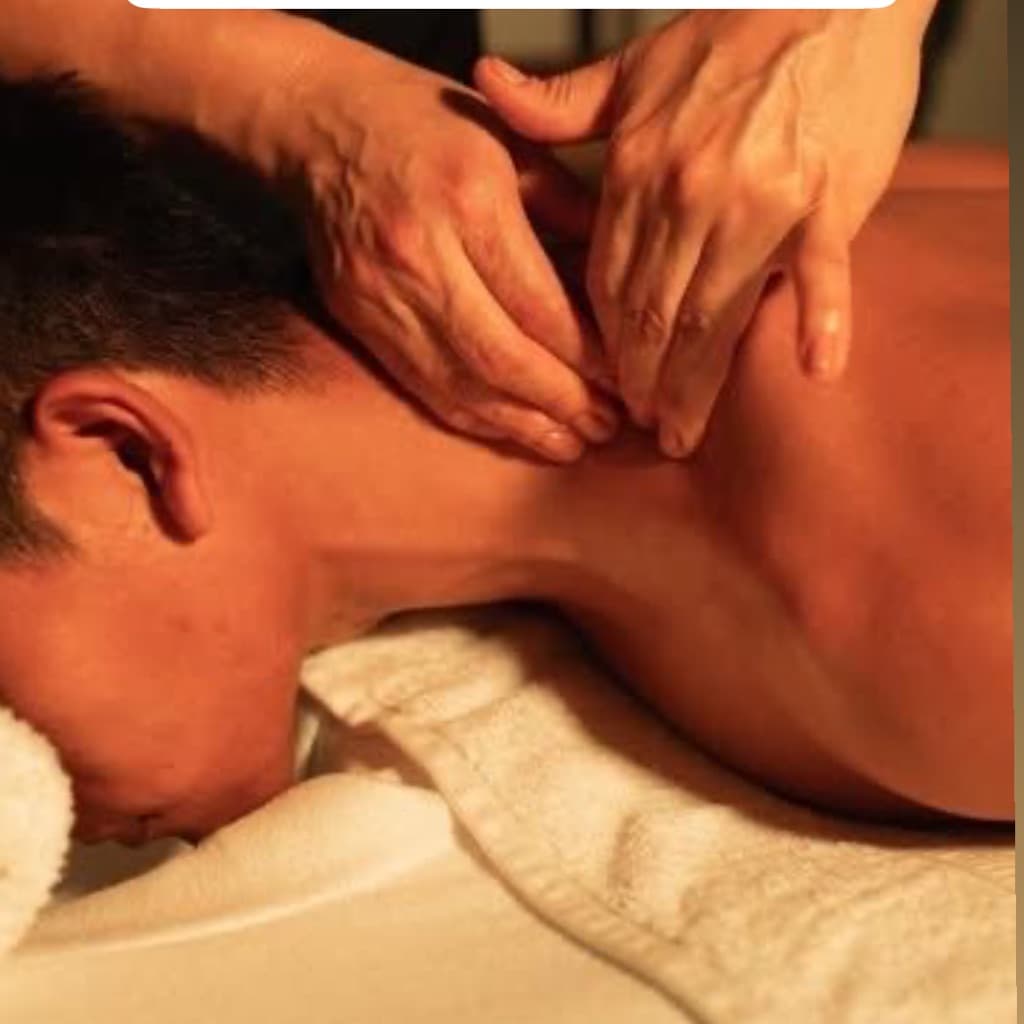 Sthefany Massoterapeuta, Massagem, foto 1 de 2
