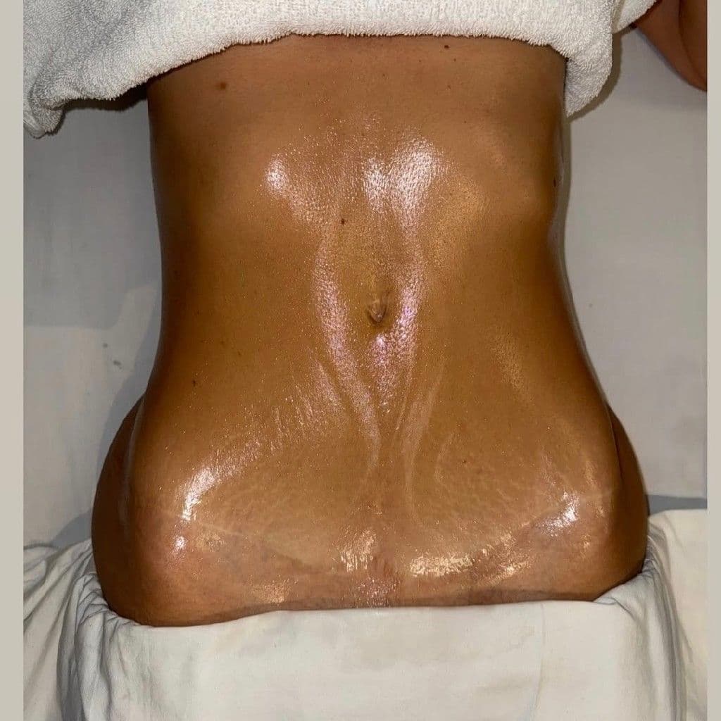Carolina De Sousa, Massagem, foto 2 de 3