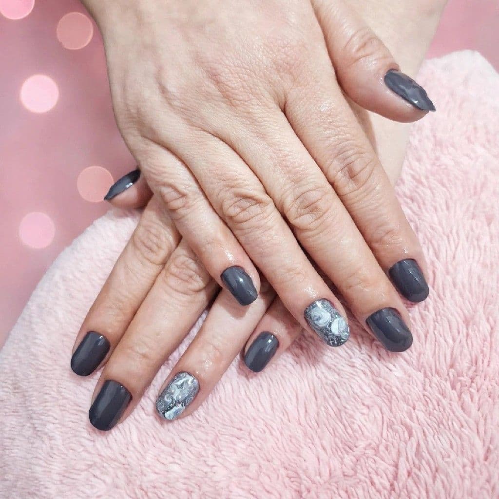 Bruna, Unhas, foto 2 de 3