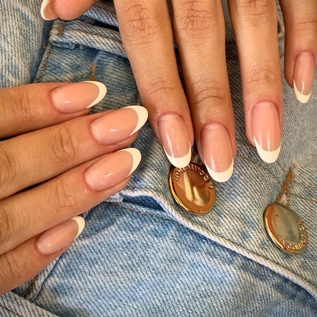 Julia Praz, Unhas, foto 1 de 2