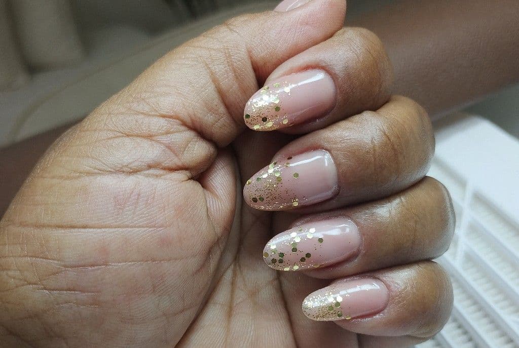 Joyce, Unhas, foto 1 de 2
