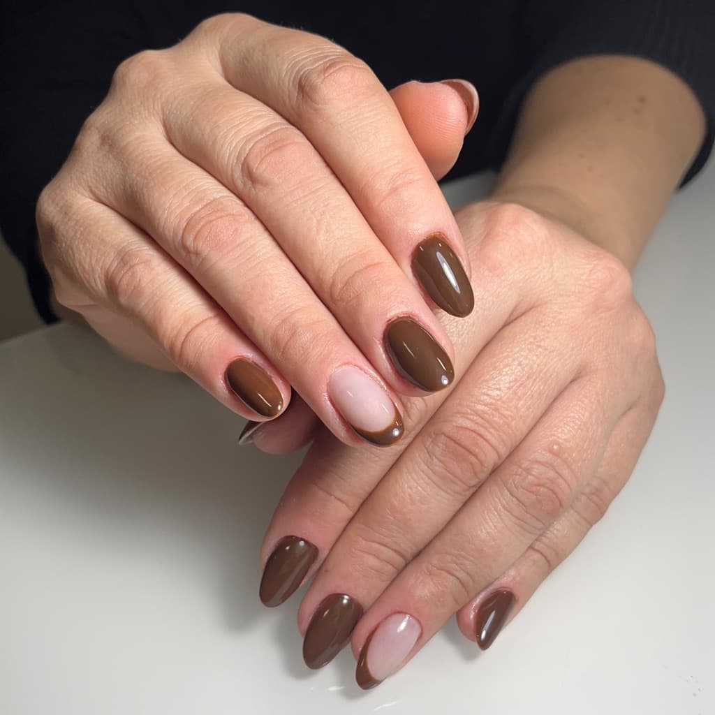 Laura Nailss, Unhas, foto 2 de 3