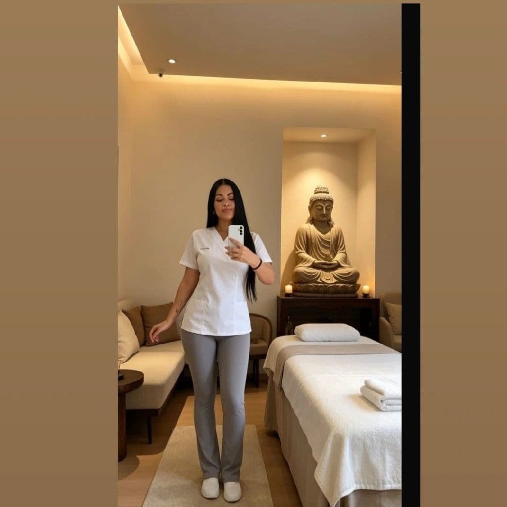 Monike, Massagem, foto 2 de 2