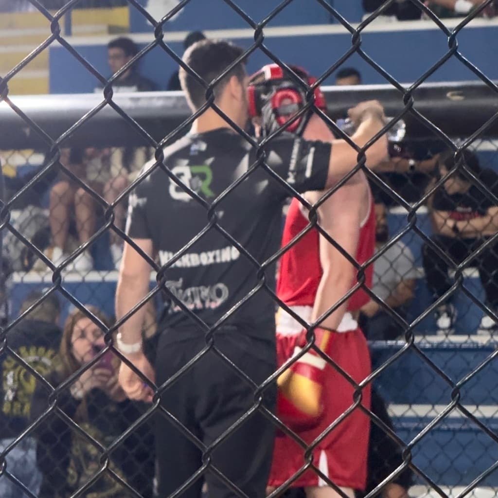Caique Oliveira, Treinamento, foto 2 de 3