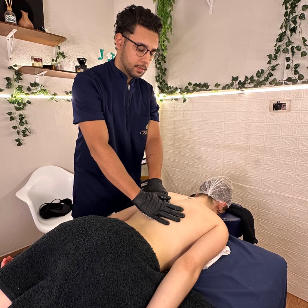 lucas salvia, Massagem, foto 2 de 5