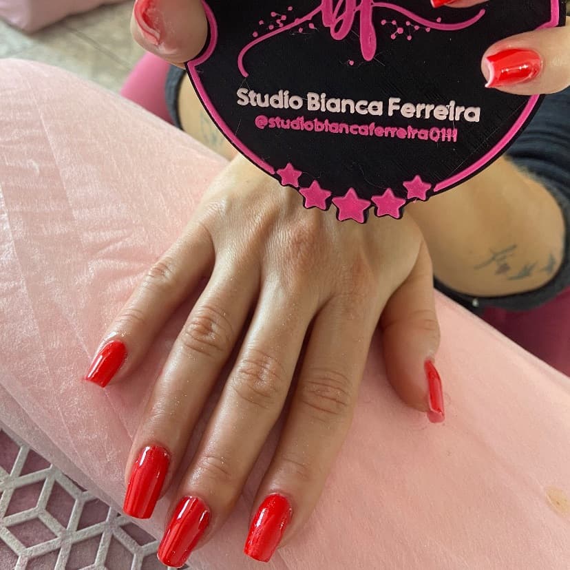 Bianca Ferreira, Sobrancelhas