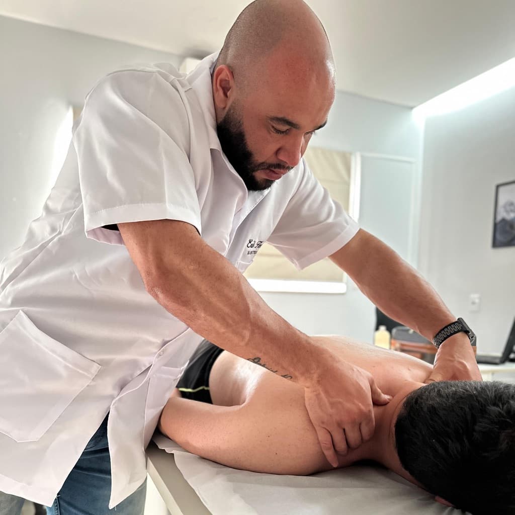 Erik Henrique, Massagem, foto 2 de 3