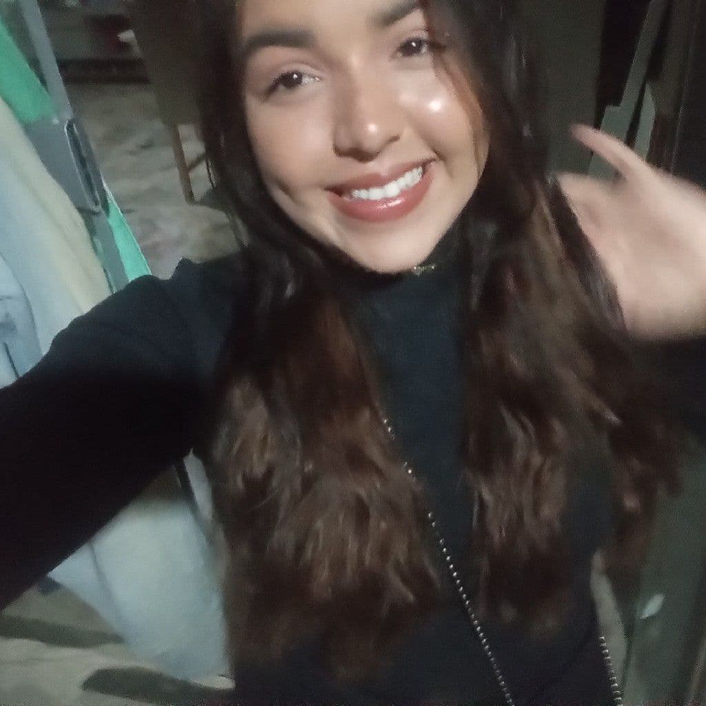 Clara Andrade, Sobrancelhas, foto 2 de 2