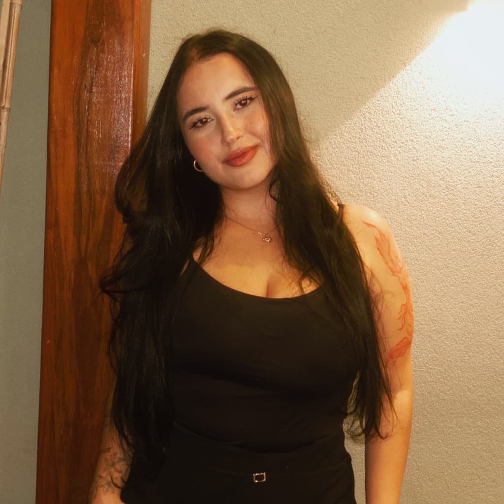 Thauany Pereira, Massagem, foto 2 de 2