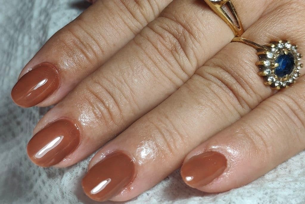 Letícia Gonzaga, Unhas