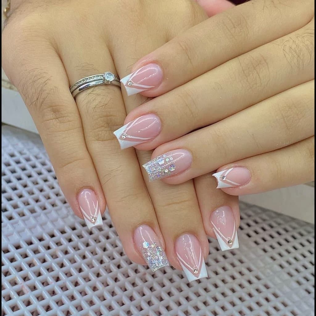DAMIANA DAMI, Unhas, foto 1 de 1