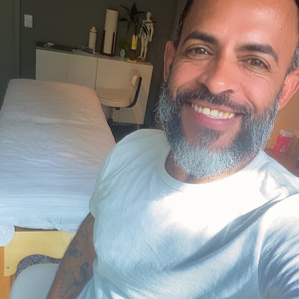 Jones Firmino, Massagem, foto 2 de 2