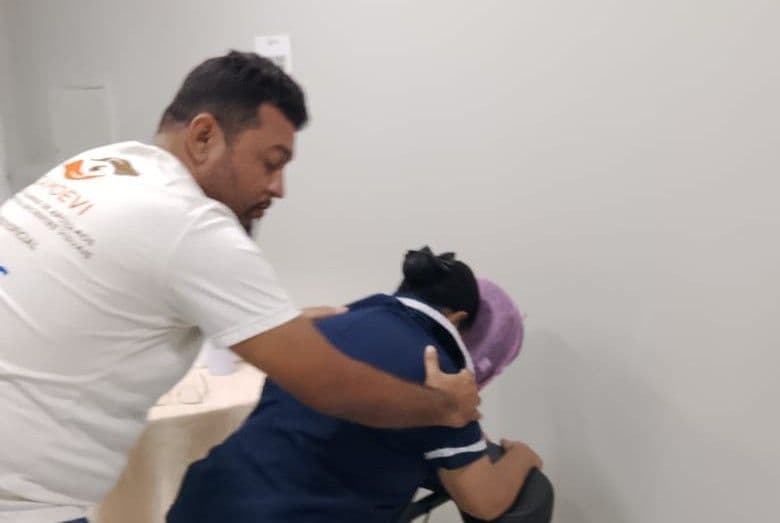 Carlos Hudson, Massagem, foto 1 de 2