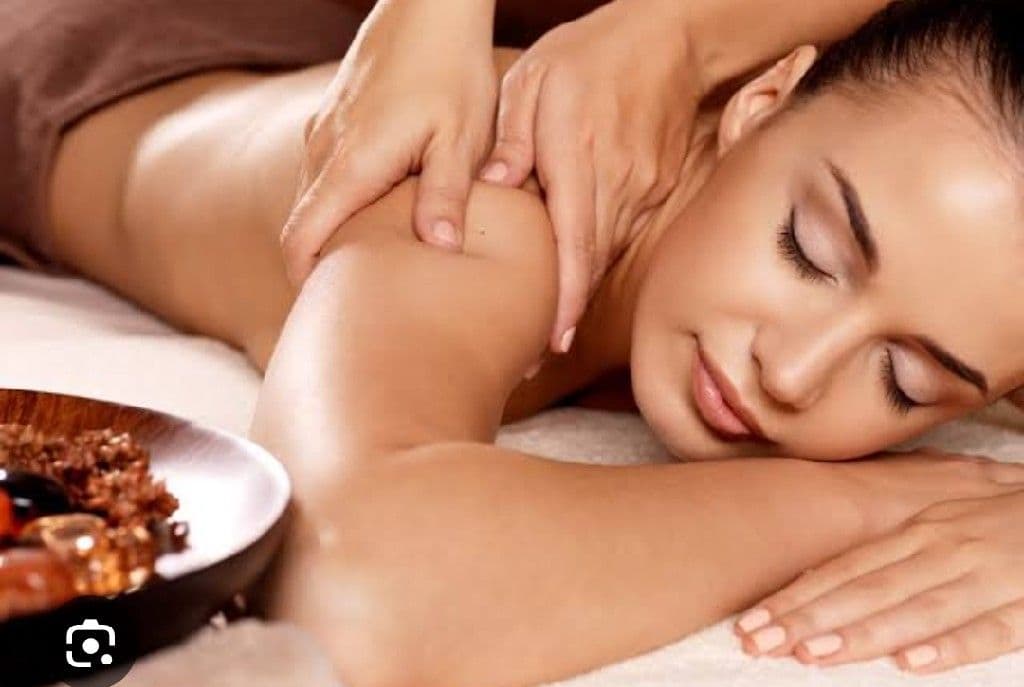 Angélica Mendivil, Massagem, foto 1 de 2