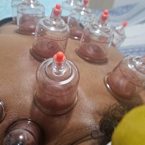 Karen Teixeira/ Enfermeira E Massoterapeuta, Massagem