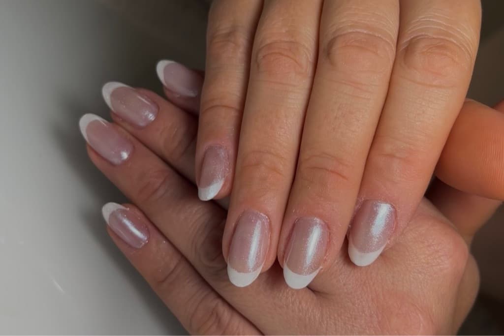 Laura Nailss, Unhas, foto 1 de 3