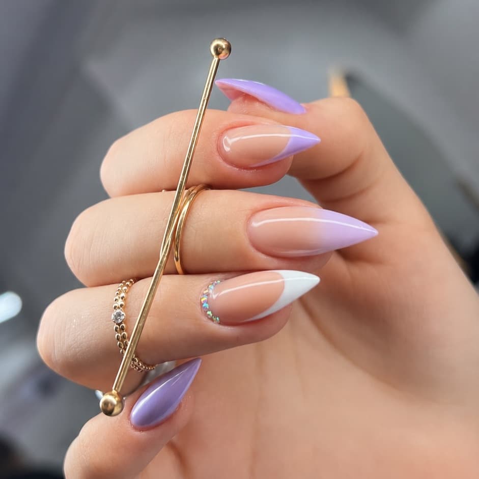 Elizabeth Flores, Unhas, foto 2 de 3