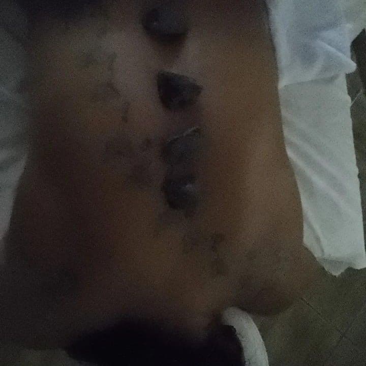 Suellen Veloso, Massagem, foto 2 de 3
