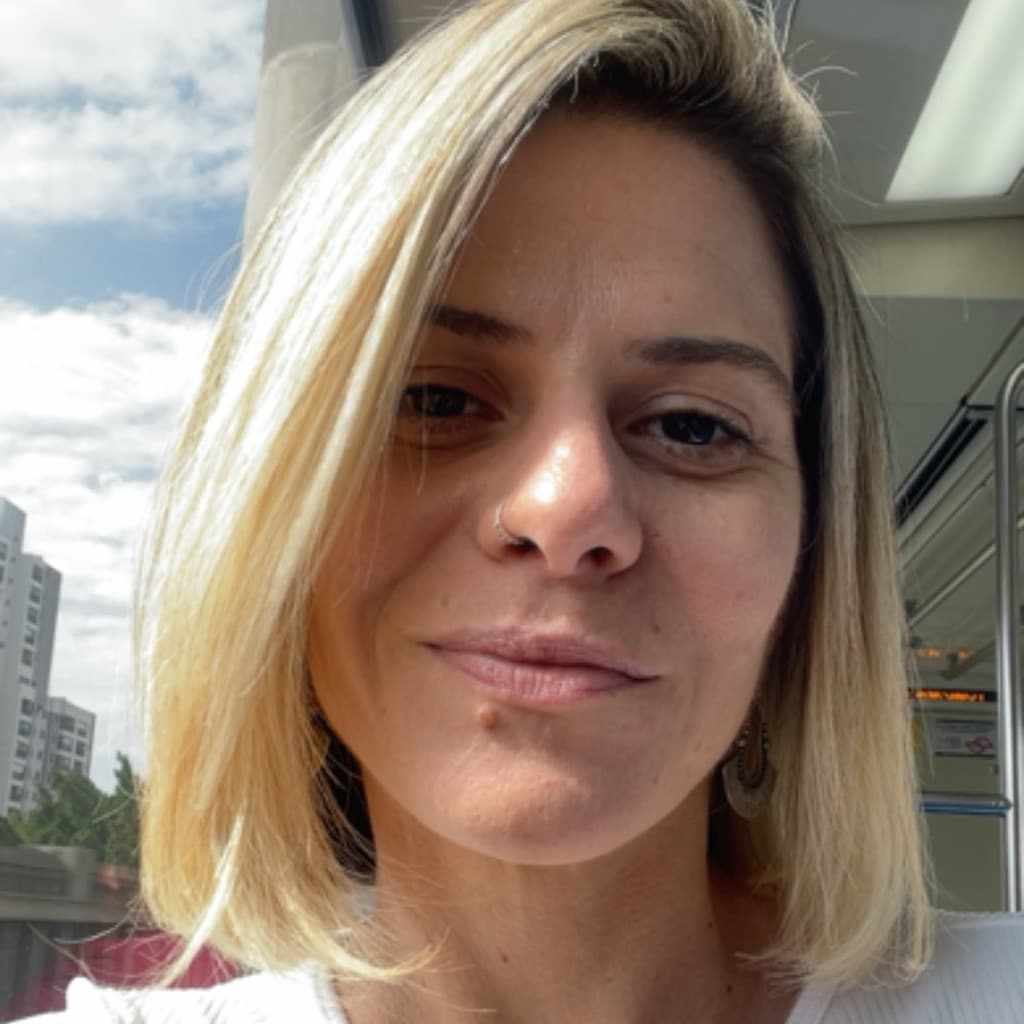 Tainá Oliveira, Massagem, foto 1 de 1