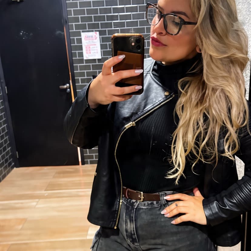 Liz Agni, Massagem, foto 1 de 1
