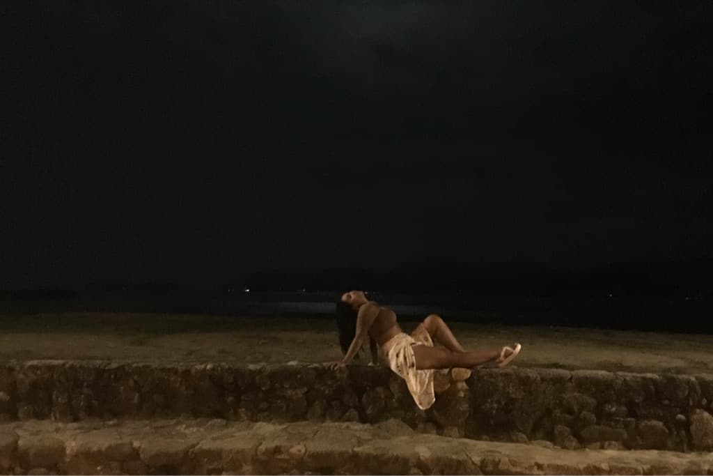 Jessica Elaine Roque, Massagem, foto 1 de 2