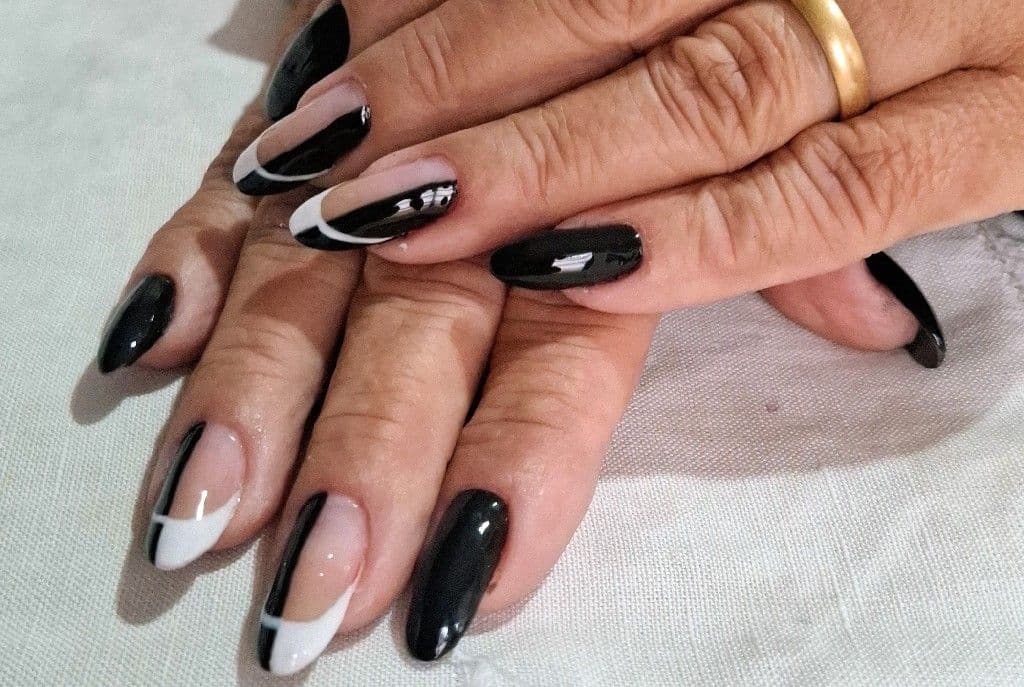 Adriele Stephanie, Unhas