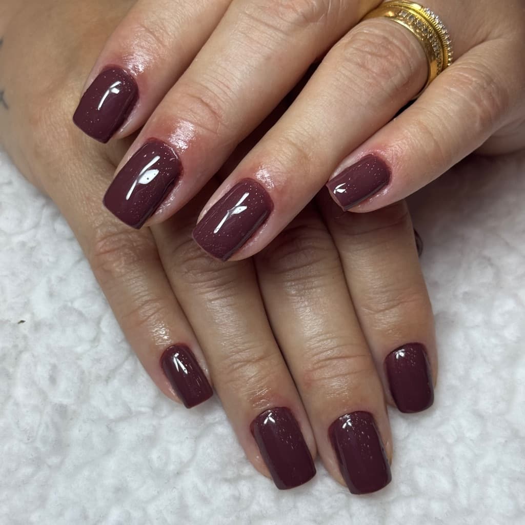 Mari Pastorelli, Unhas