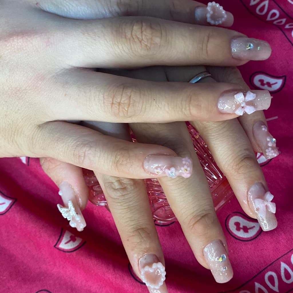 Marina Wasch, Unhas