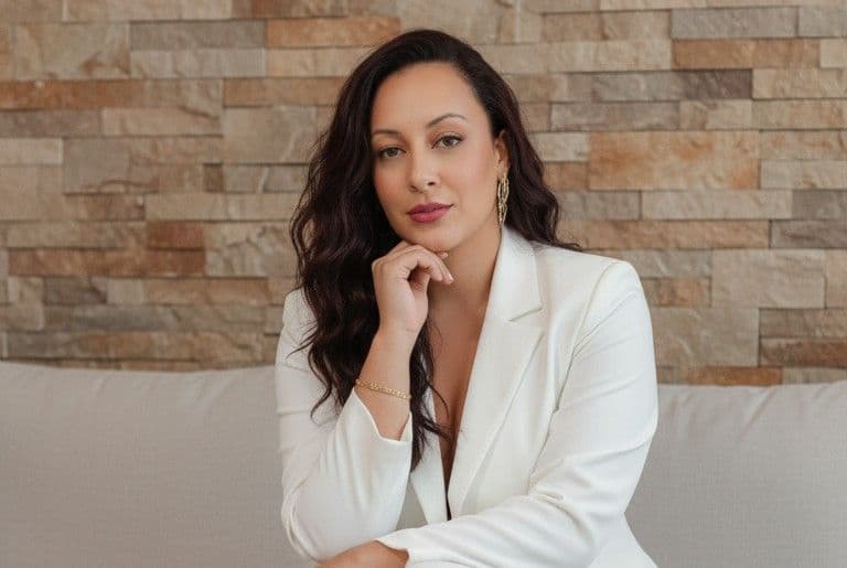 Dra. Suzy Telles Estética E Massoterapia, Treinamento