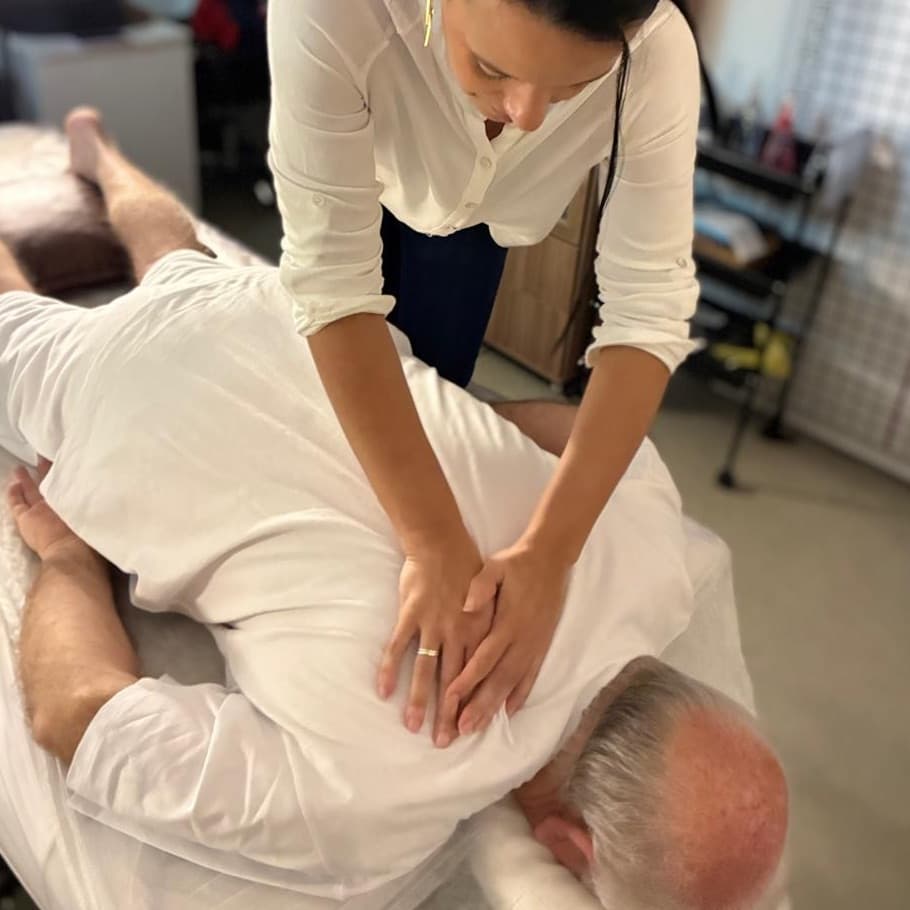 Flavia Moura, Massagem, foto 1 de 2